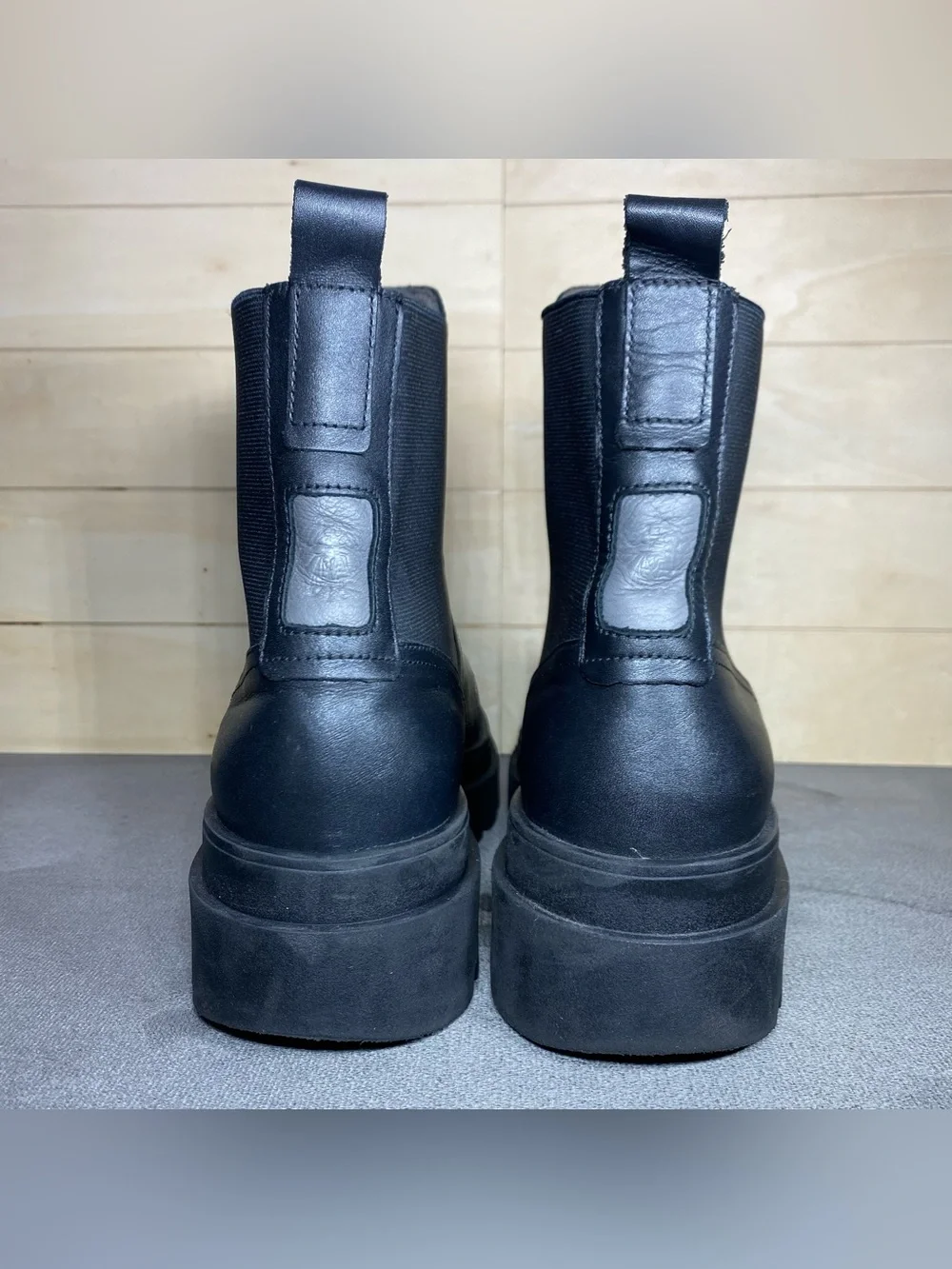 Fly London Lugged Chelsea Boots Black Leather Women's Size 10.5 Shoes EU41